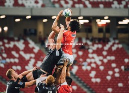 开云体育下载|东契奇撤步三分命中斩获17分 湖人追近比分马刺紧急暂停